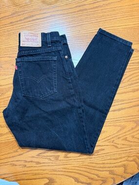 Vintage Levi's Women’s Black Slim Jeans